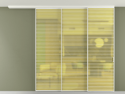 Алюминевая перегородка pv3_07_ Алюминий светло-серый Сатинированное жёлтое стекло, триплекс, 6мм. Цвет Алюминий светло-серый. Материал Алюминий в эмали. Коллекция Перегородка Formato вдоль стены на потолок телескопик синхро 3. Картинка.